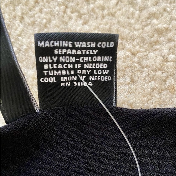 NWT New Directions Floral Cold Shoulder Top - Picture 3 of 5